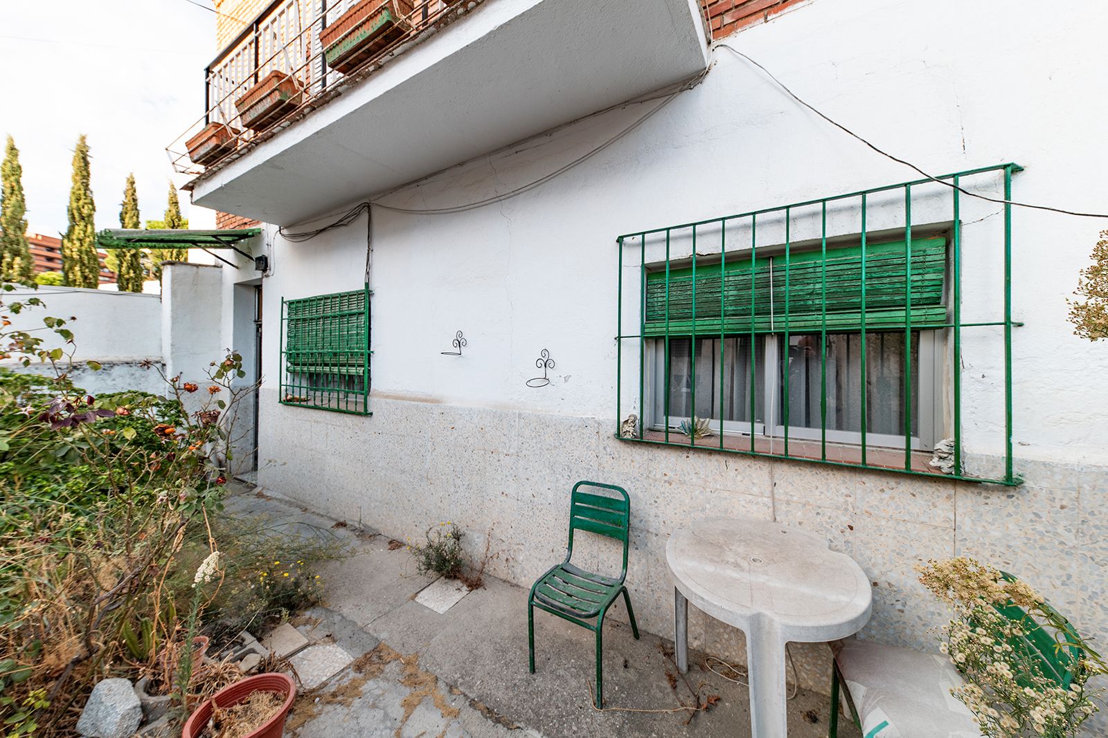 Vista exterior de Casa o chalet en venta en  Madrid Capital con Calefacción, Jardín privado y Trastero