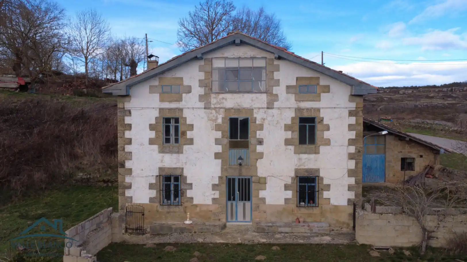 Exterior view of Houses for sale in Valle de Valdebezana