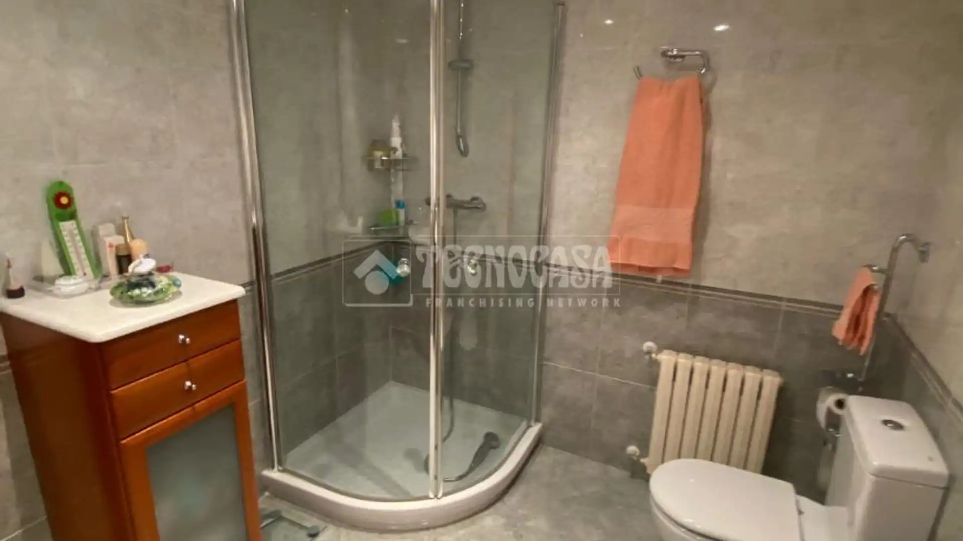 Bany de Pis en venda en  Zaragoza Capital amb Calefacció i Balcó