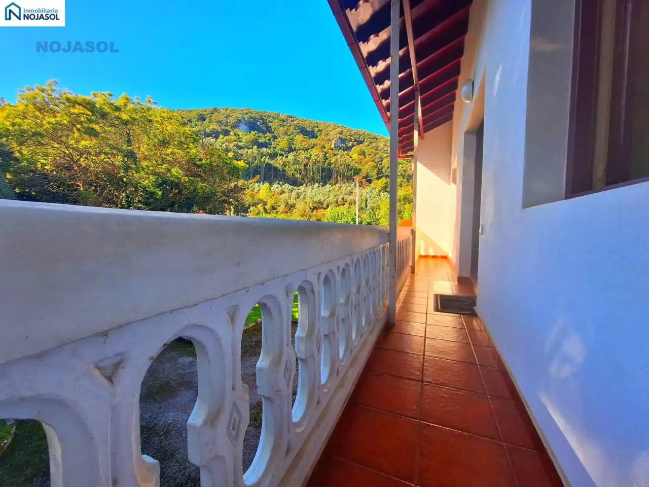 Vista exterior de Casa o chalet en venta en Arnuero con Calefacción y Jardín privado