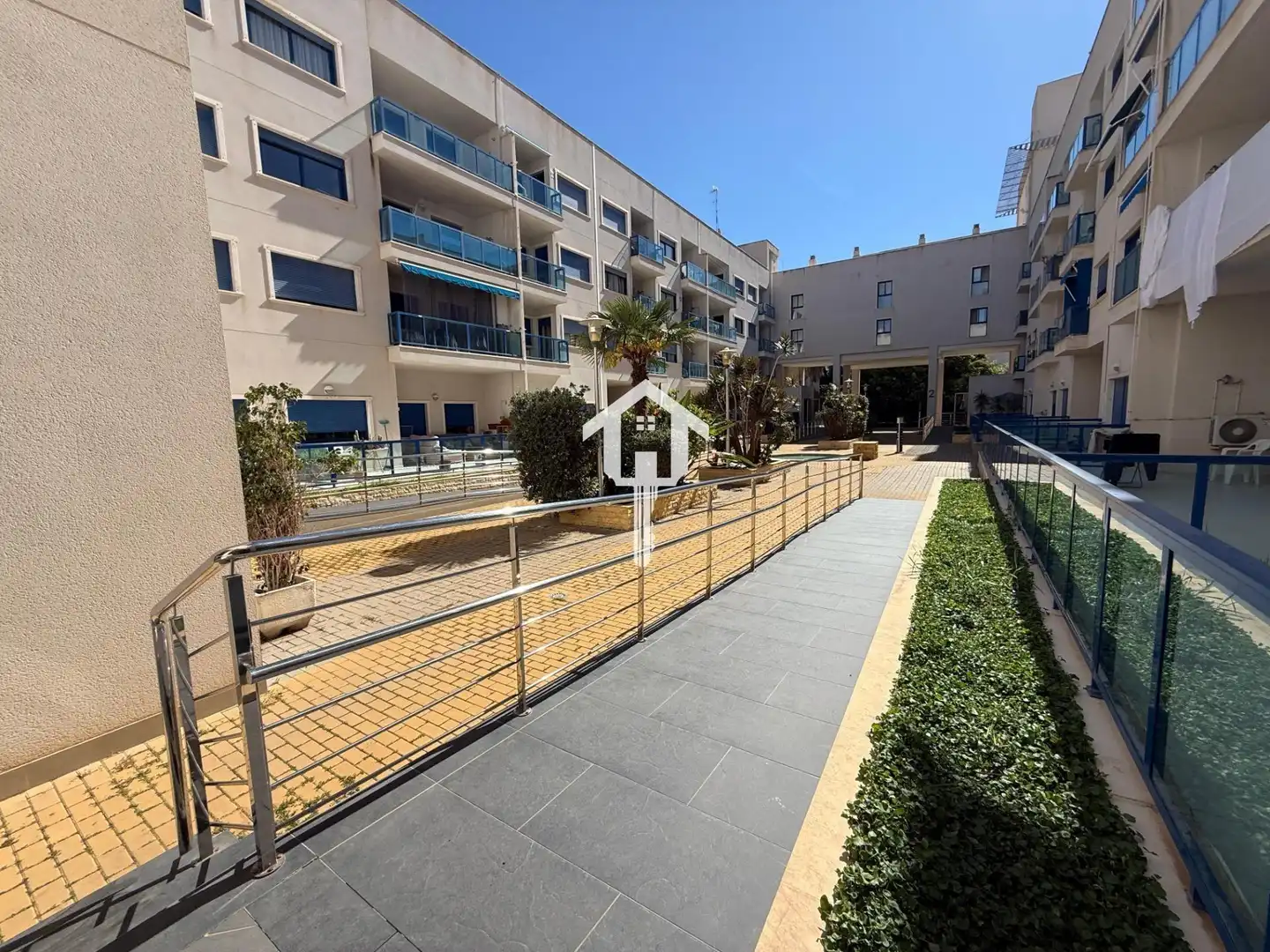 Vista exterior de Piso en venta en Alicante / Alacant con Amueblado, Balcón y Jacuzzi