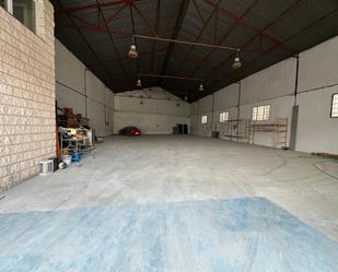 Industrial buildings to rent in Rus