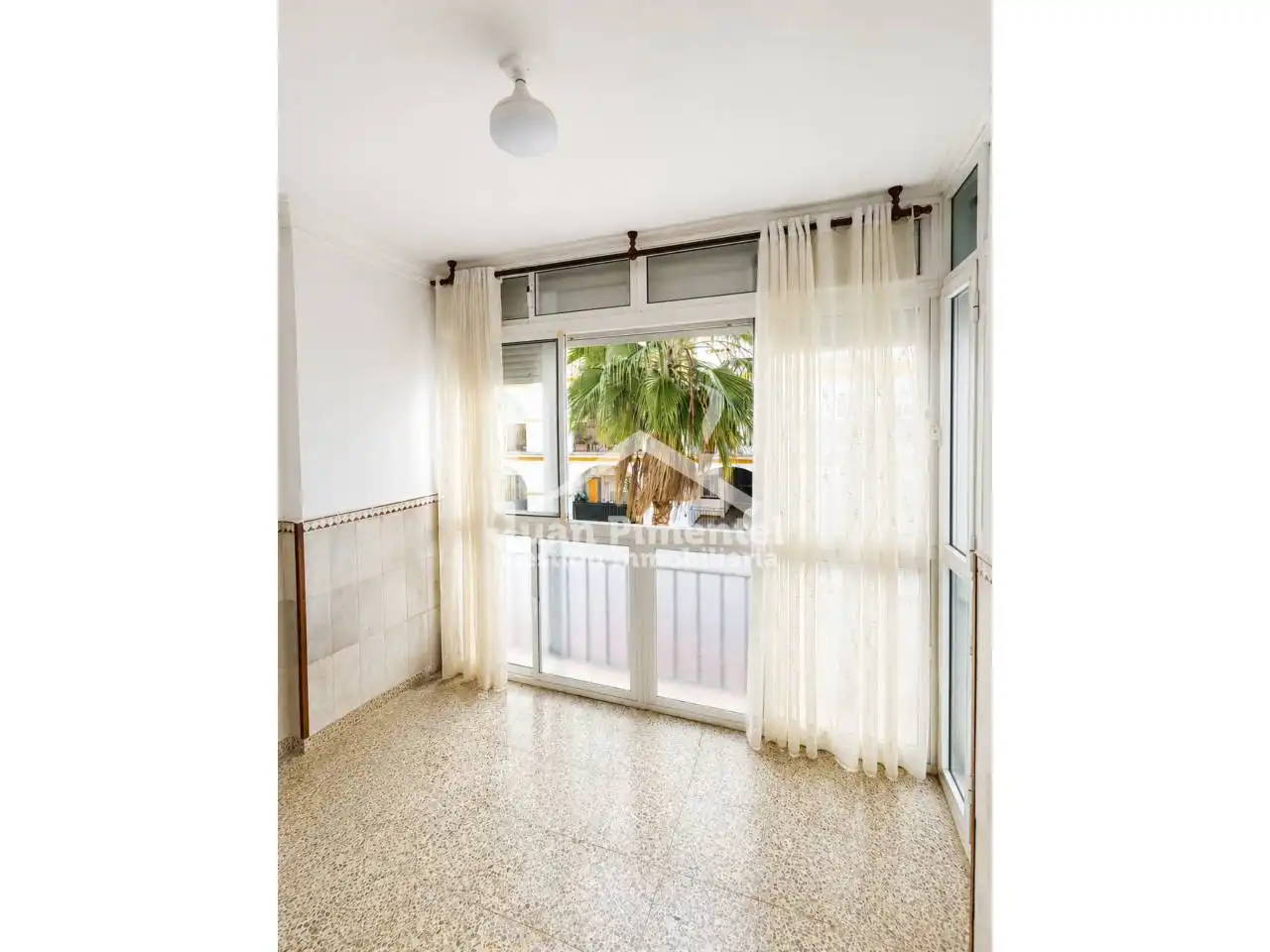 Vista exterior de Piso en venta en Estepona con Aire acondicionado, Amueblado y Balcón