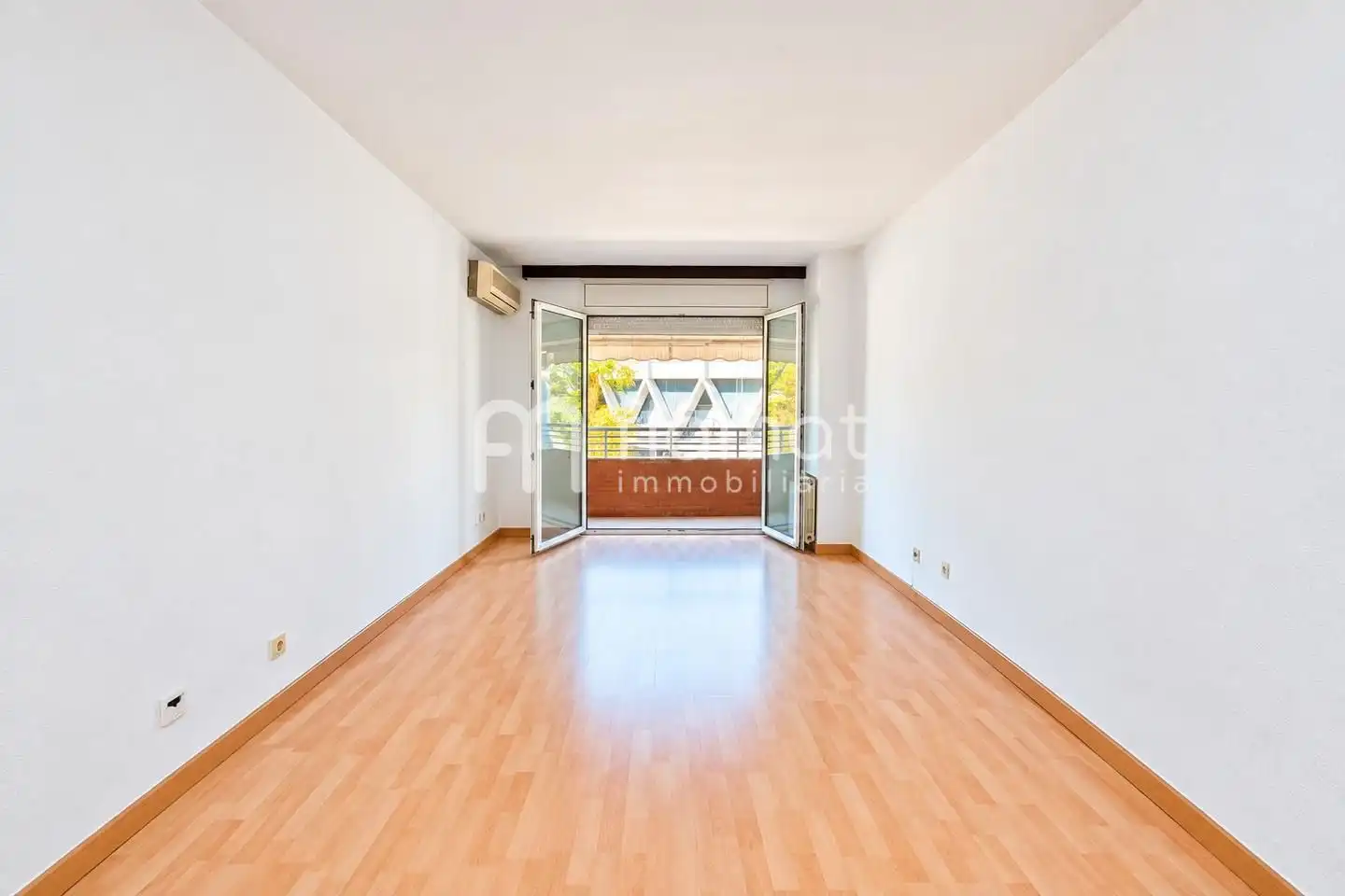 Appartamento con terrazza in vendita a Rambla de Badal, imagen 3