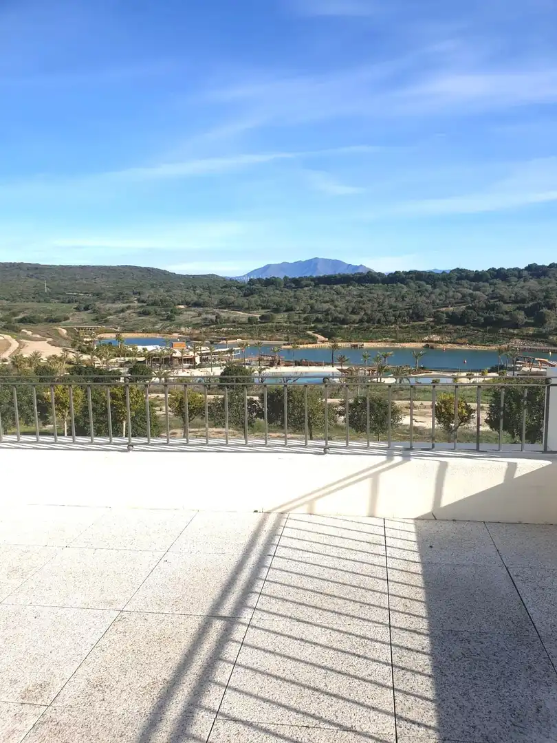Terrassa de Casa adosada de lloguer en Sotogrande amb Aire condicionat, Jardí privat i Piscina