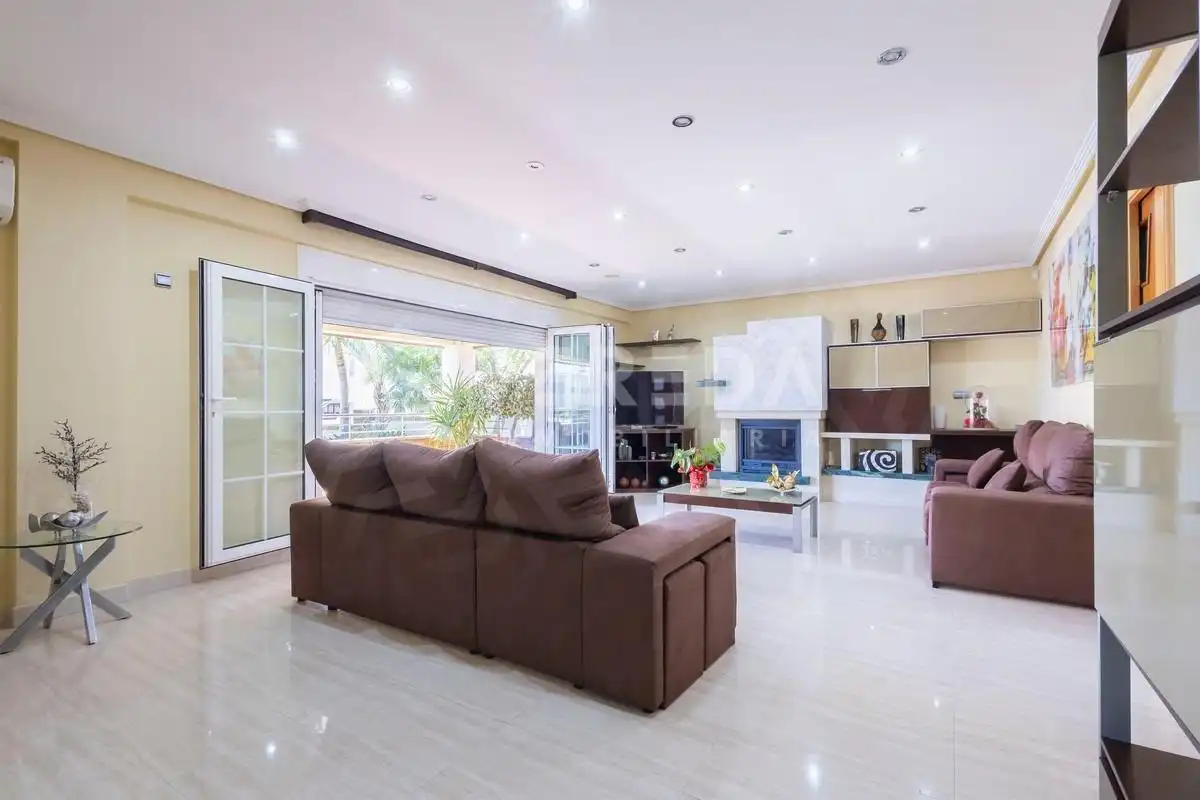 Sala de estar de Casa o chalet en venta en Roquetas de Mar con Aire acondicionado, Jardín privado y Piscina