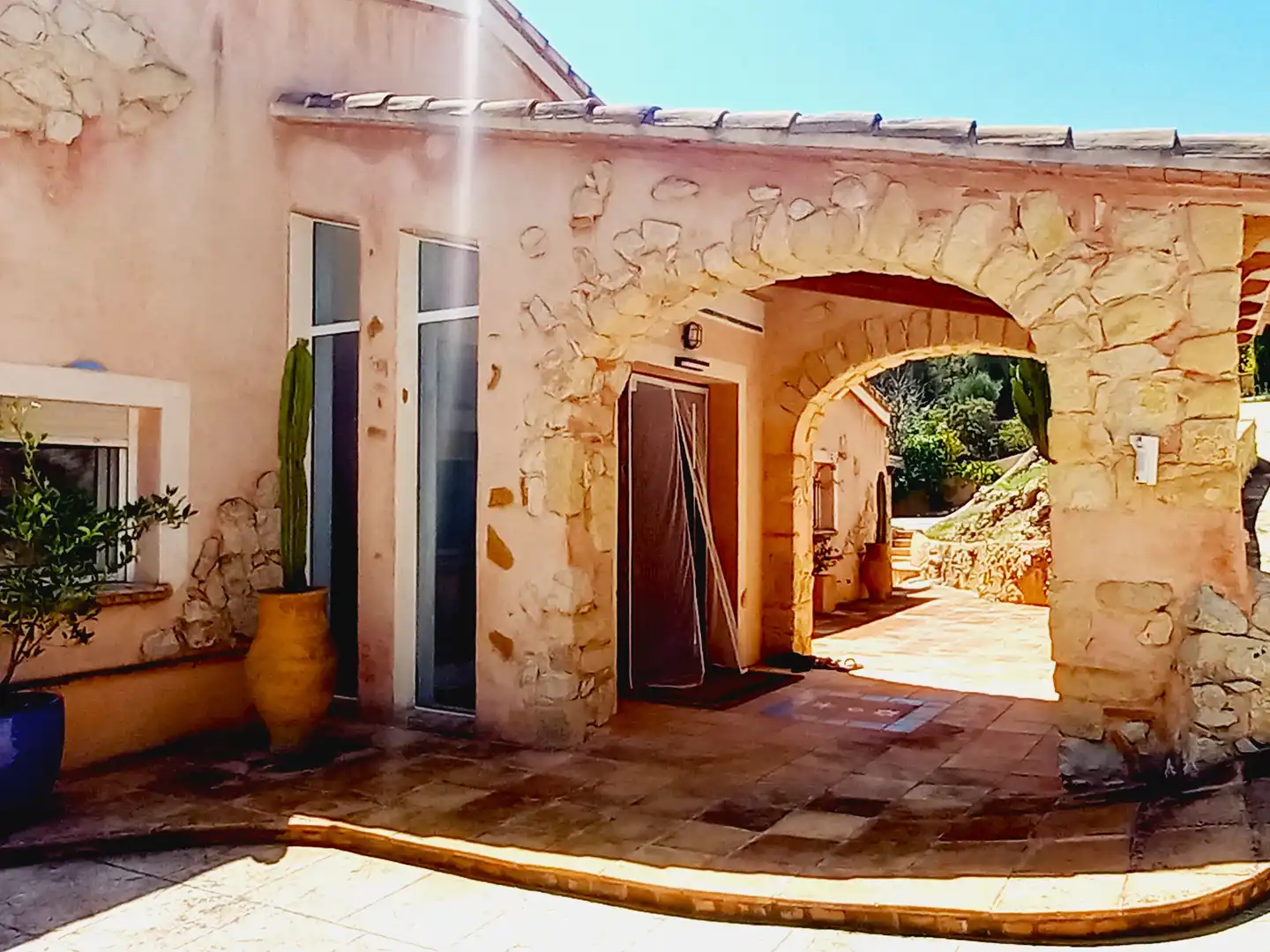 Außenansicht von Haus oder Chalet zum Verkauf in El Castell de Guadalest mit Klimaanlage, Privatgarten und Terrasse
