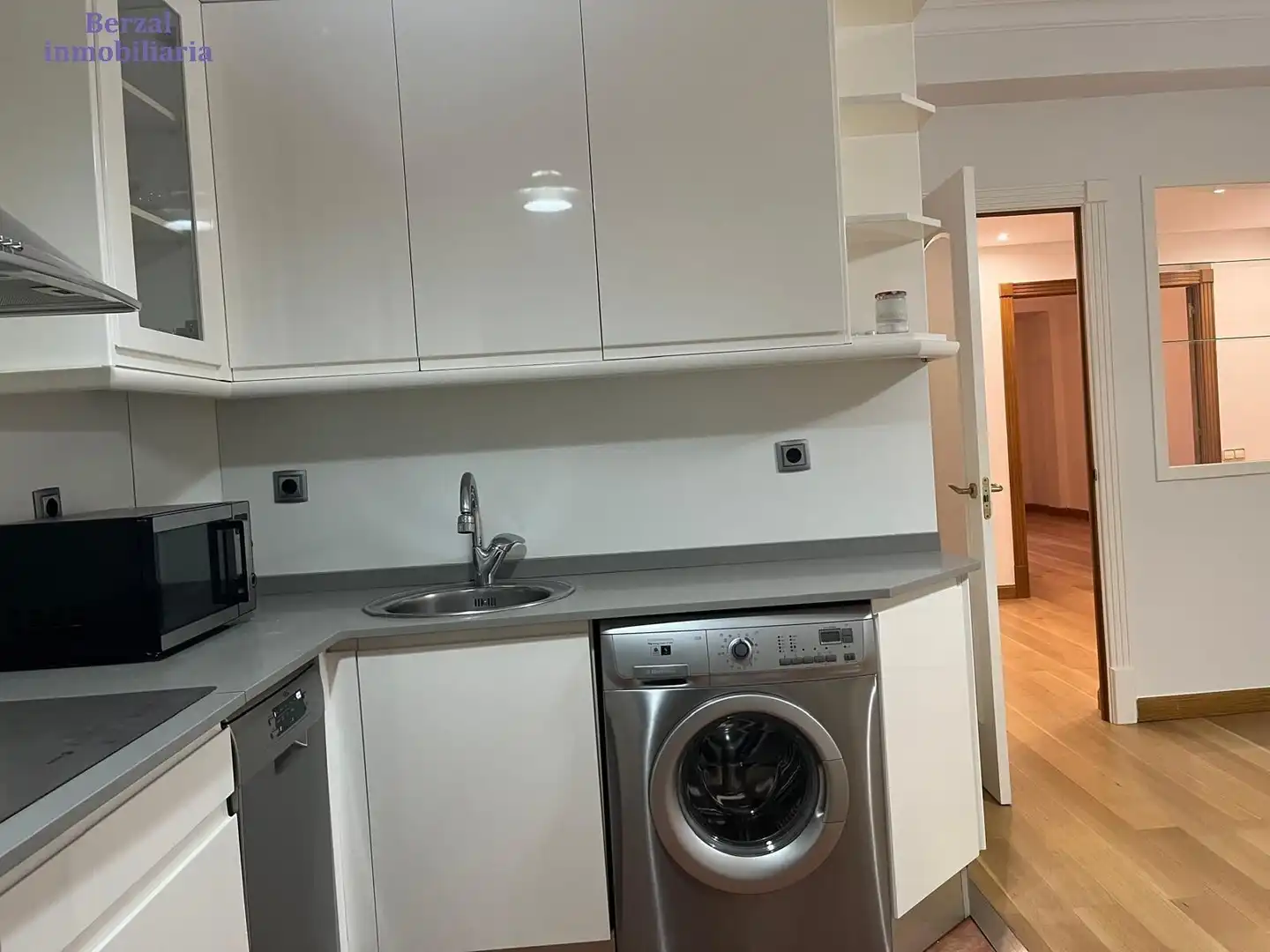 Kitchen of Flat for rent in  Logroño  with Heating, Terrace and Storage room