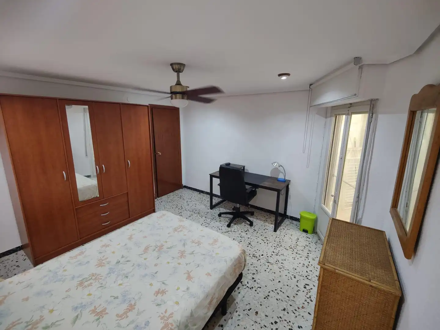 Habitación de Piso de alquiler en Elche / Elx con Amueblado