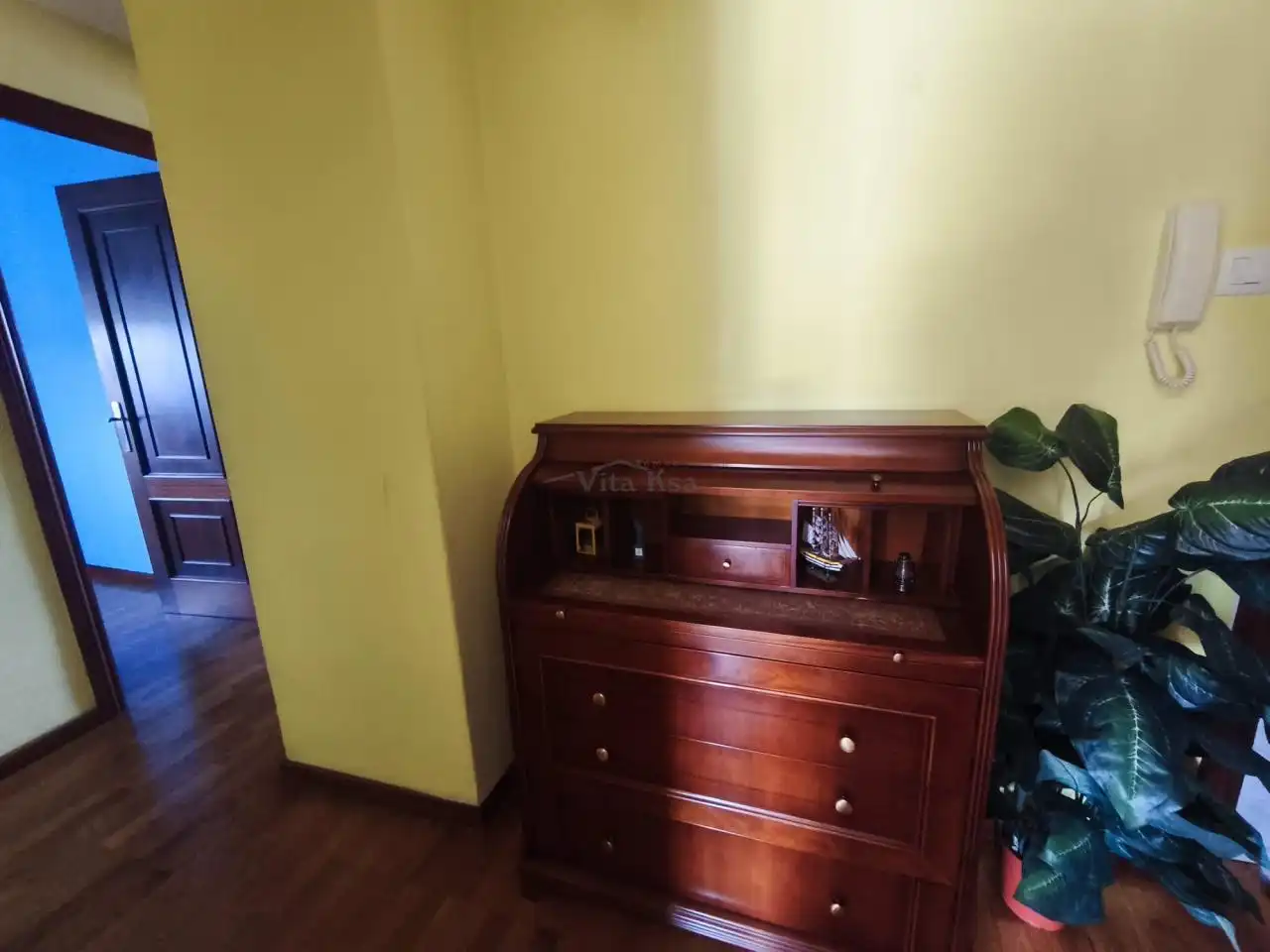 Habitación de Piso de alquiler en Ourense Capital  con Calefacción, Parquet y Amueblado