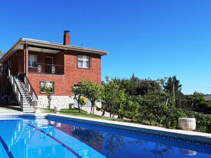 Schwimmbecken von Haus oder Chalet zum verkauf in Santa Cruz del Retamar mit Terrasse und Schwimmbad