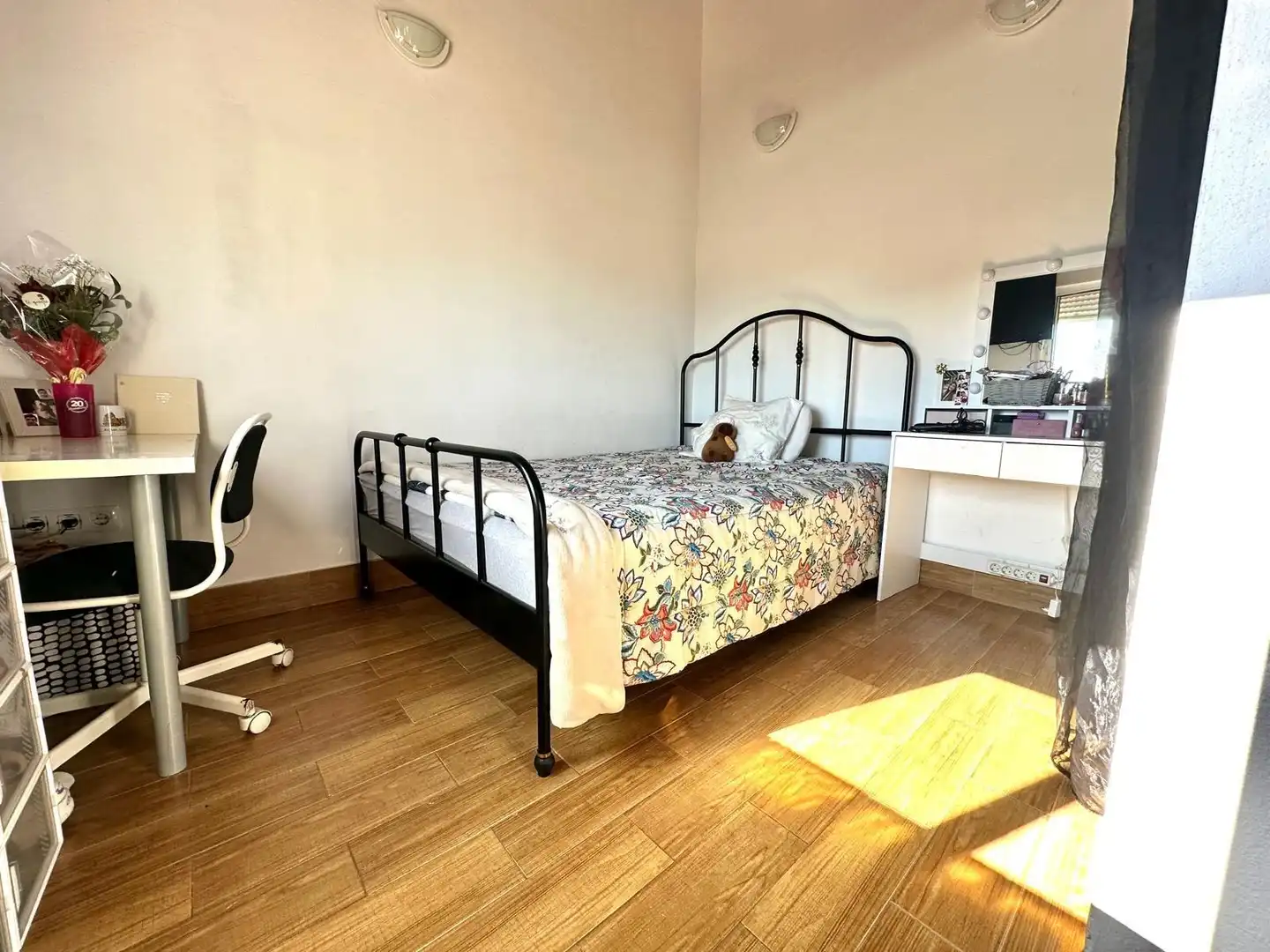 Dormitori de Casa o xalet en venda en El Puerto de Santa María amb Jardí privat