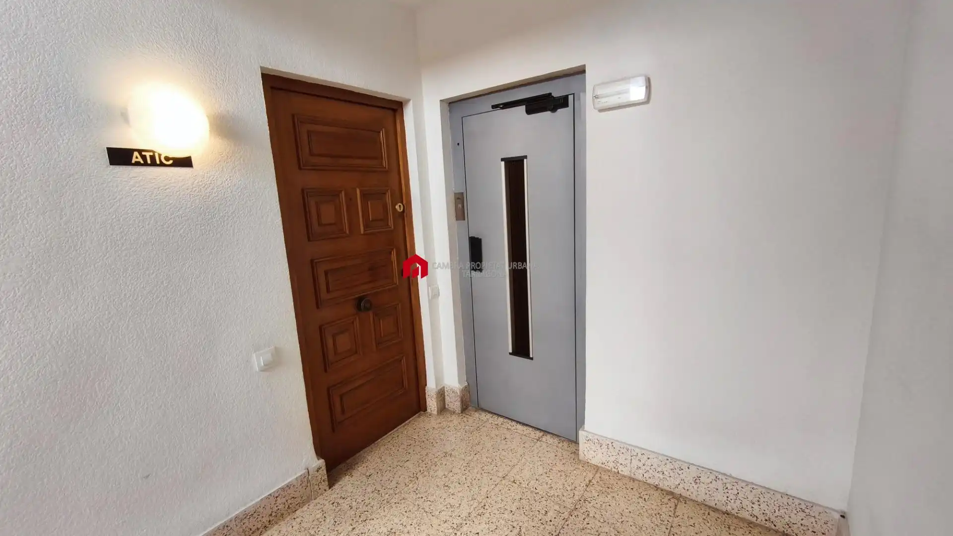 Dachboden zum Verkauf in Tortosa mit Klimaanlage, Heizung und Terrasse