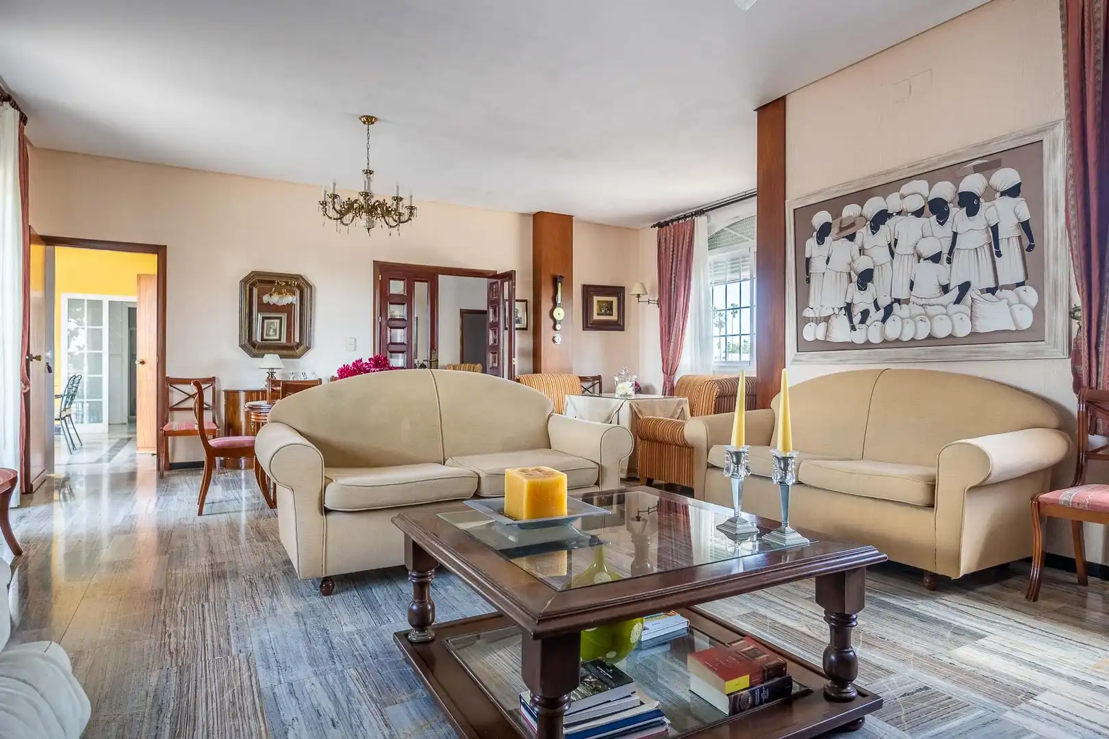 Sala d'estar de Finca rústica en venda en Sanlúcar la Mayor amb Calefacció, Jardí privat i Terrassa
