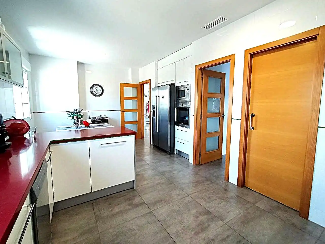 Cocina de Casa o chalet en venta en Oliva con Aire acondicionado, Jardín privado y Terraza