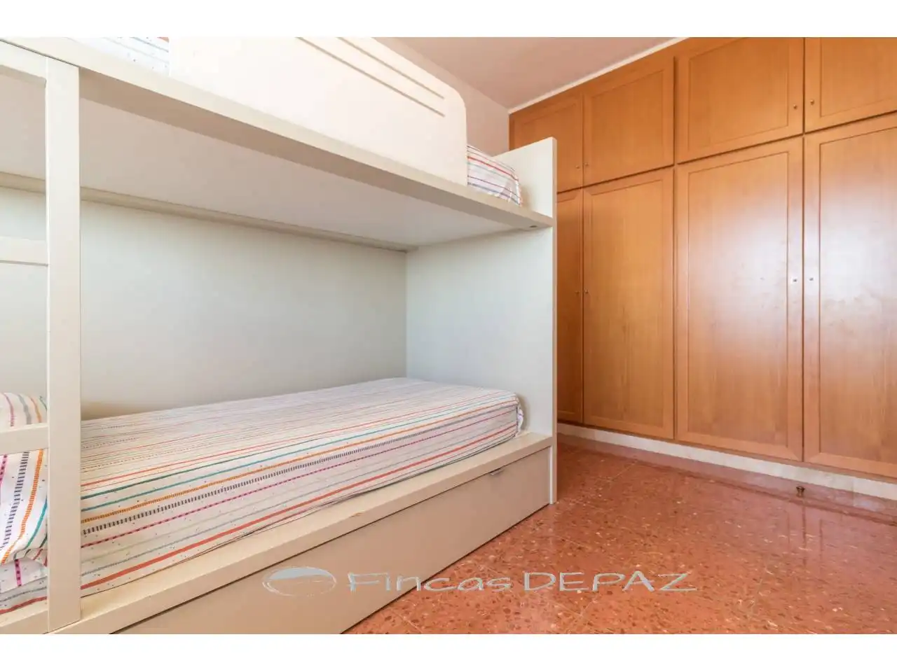 Habitación de Apartamento de alquiler en Castelldefels con Parquet, Terraza y Amueblado