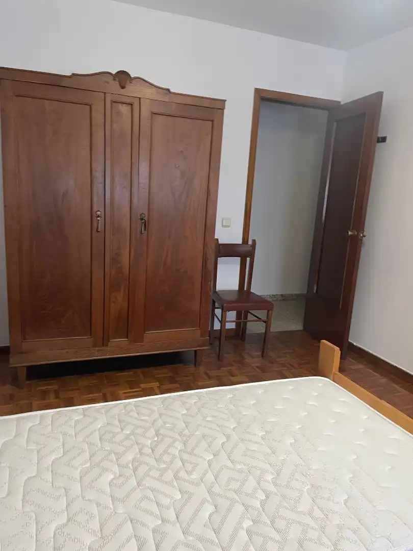 Habitación de Piso de alquiler en Santiago de Compostela  con Amueblado