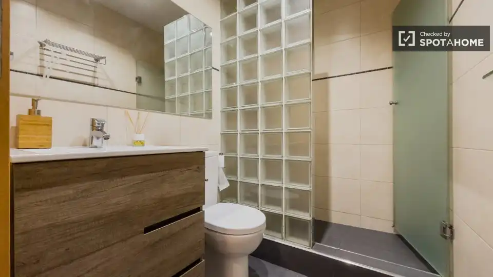 Bathroom of Flat for share in Sant Andreu
