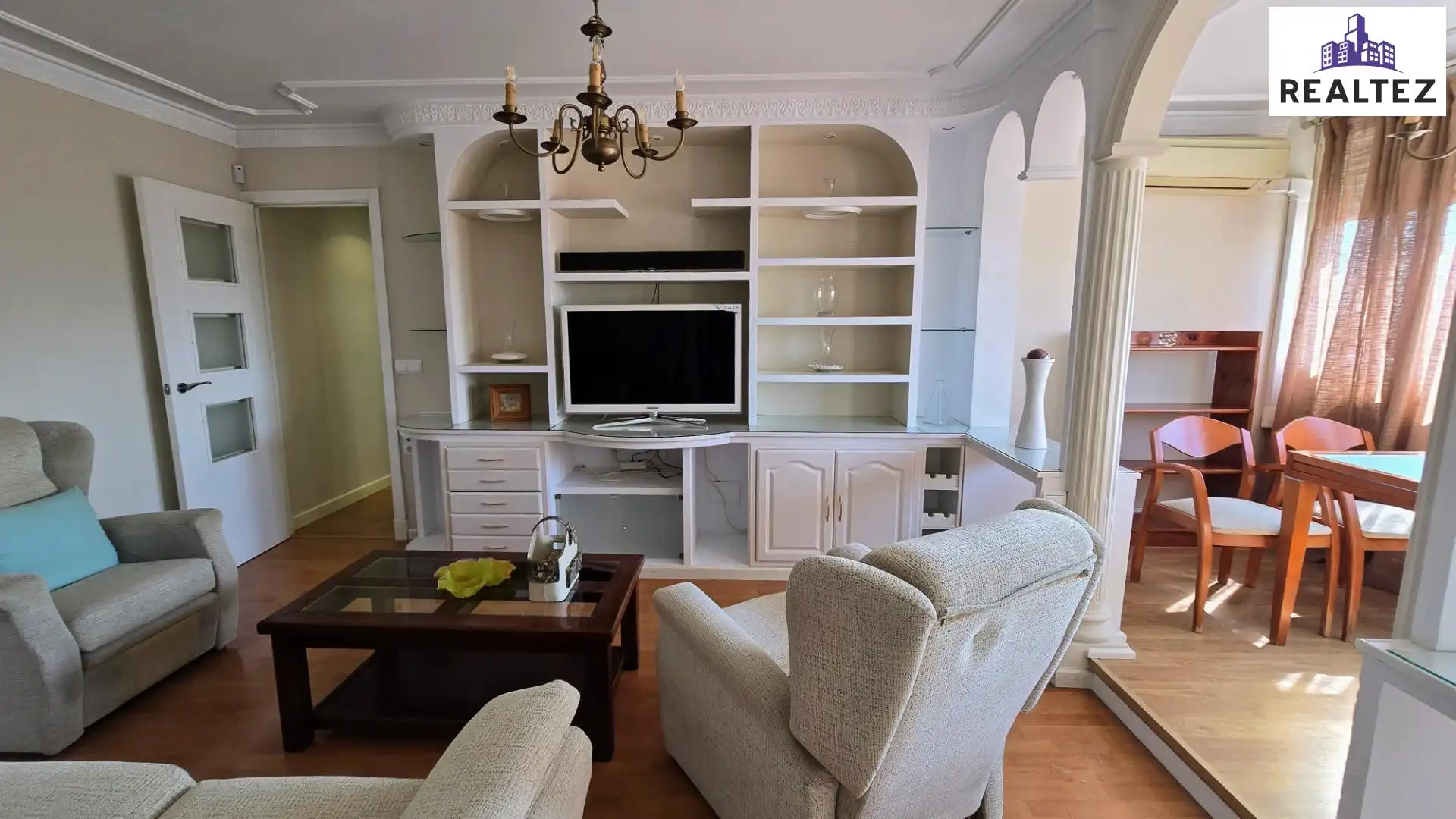 Living room of Flat for rent in Jerez de la Frontera  with Air Conditioner, Heating and Parquet flooring