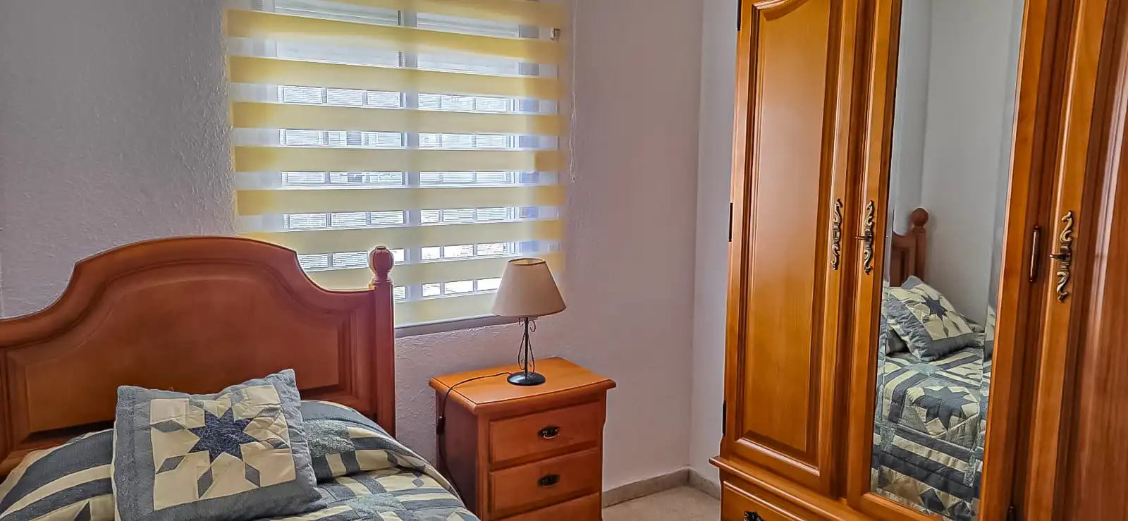 Schlafzimmer von Wohnung zur Miete in Linares mit Möbliert, Ofen und Waschmaschine