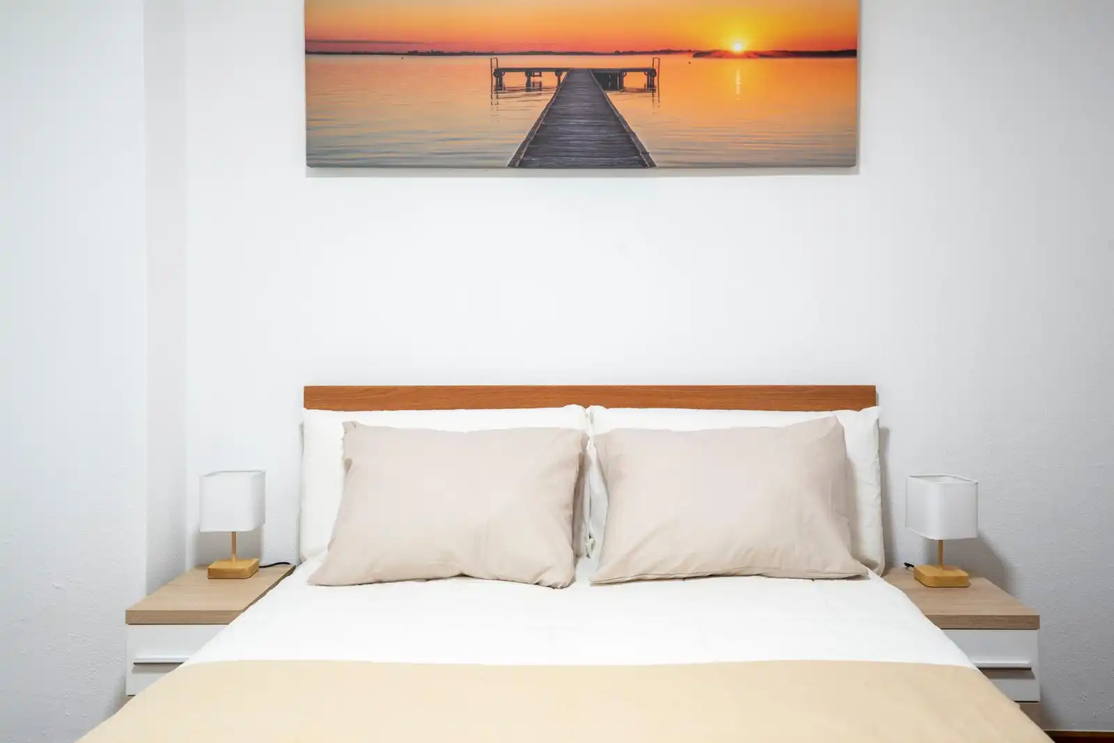 Schlafzimmer von Wohnung zur Miete in Santander mit Heizung, Parkett und Möbliert