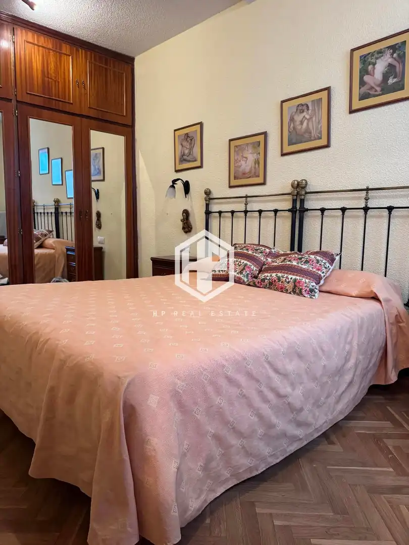 Habitación de Piso en venta en Madrid con Calefacción