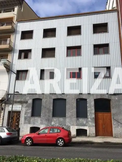 Ufficio in affitto a Altza