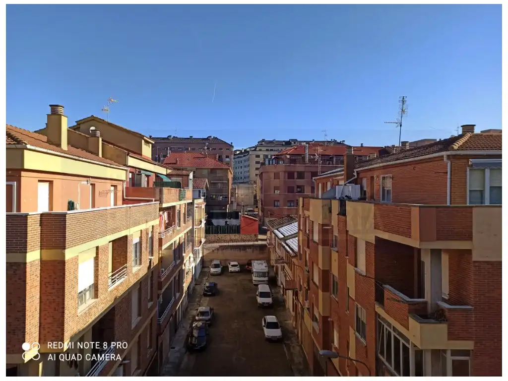 Vista exterior de Àtic en venda en Nájera amb Balcó