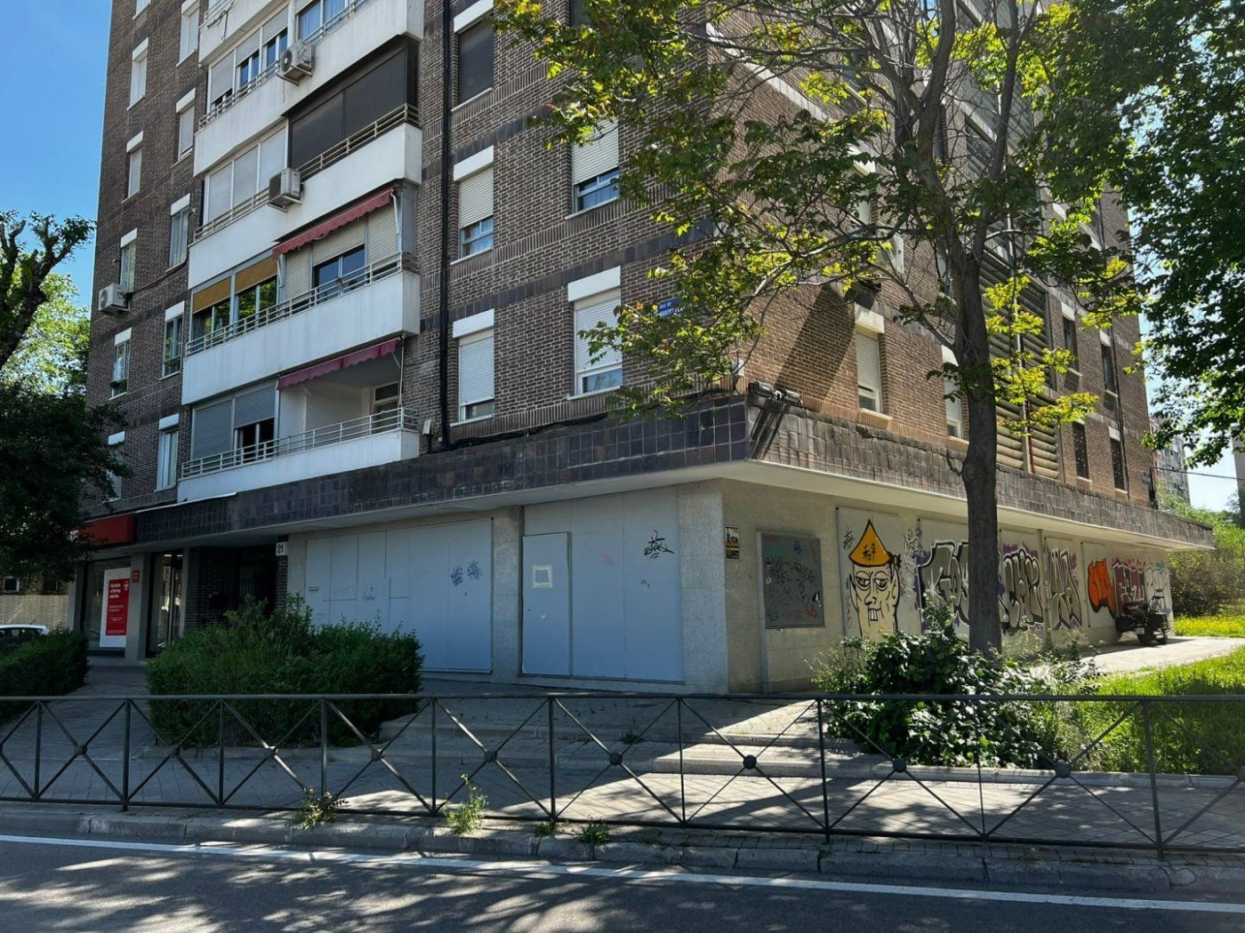Exterior view of Premises for sale in  Madrid Capital