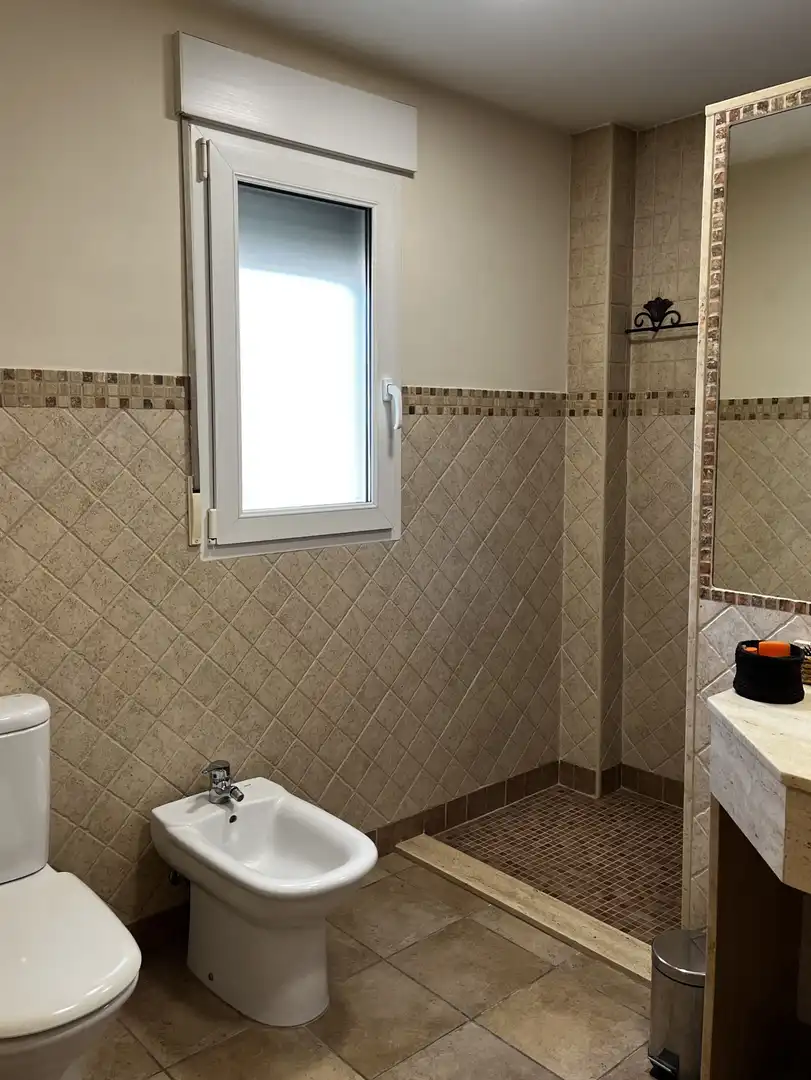 Bany de Casa o xalet en venda en Ontinyent amb Aire condicionat, Calefacció i Jardí privat