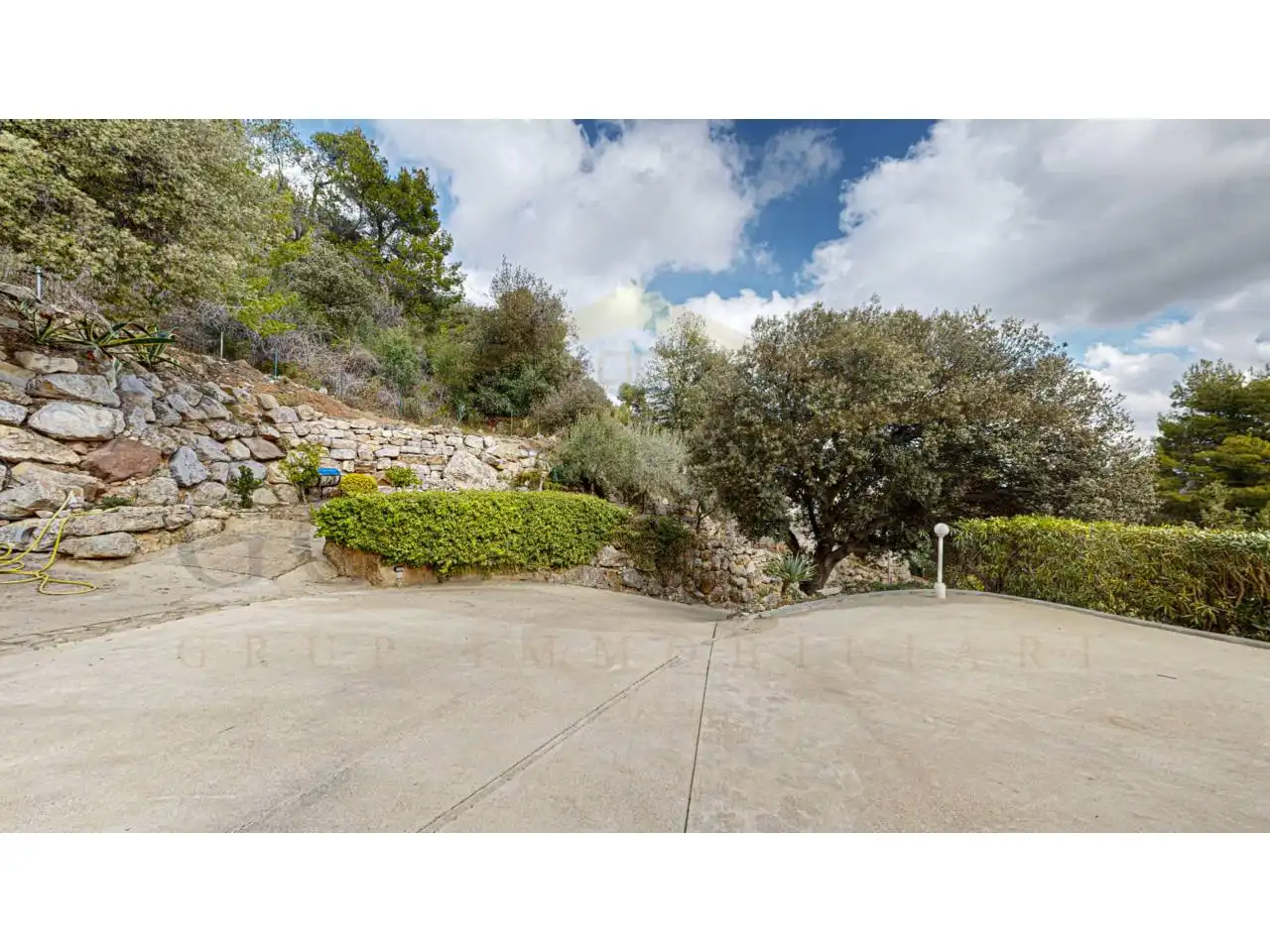 Vista exterior de Casa o xalet en venda en Corbera de Llobregat amb Aire condicionat, Calefacció i Jardí privat