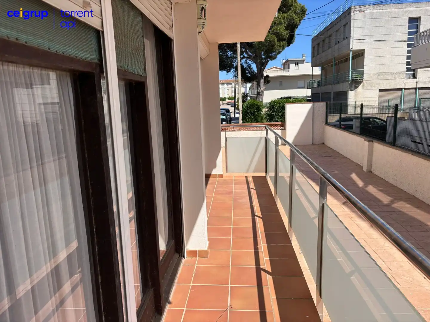 Terraza de Piso en venta en L'Estartit con Piscina, Amueblado y Balcón