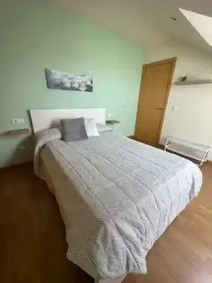 Habitación de Apartamento en venta en León Capital  con Calefacción, Parquet y Trastero