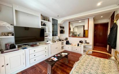 Sala d'estar de Pis en venda en Santander amb Moblat i Balcó