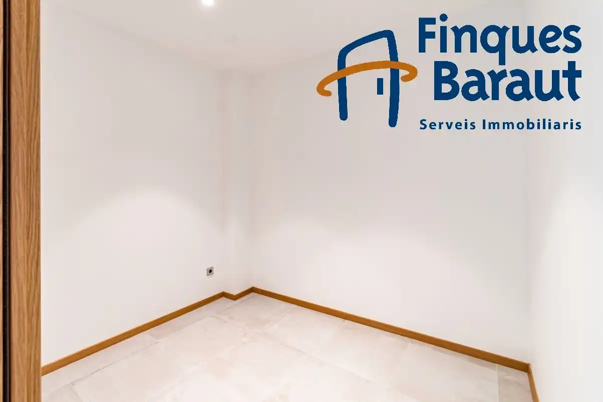 Houses for sale in Figueres  with Air Conditioner, Heating and Private garden
