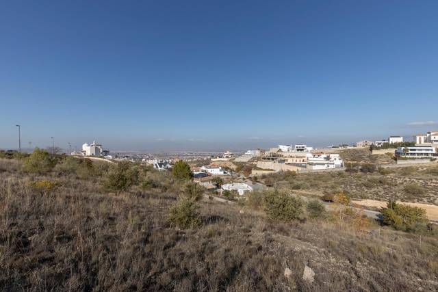 Terreno residencial en Venta en Calle Güevéjar en Altos de la Zubia