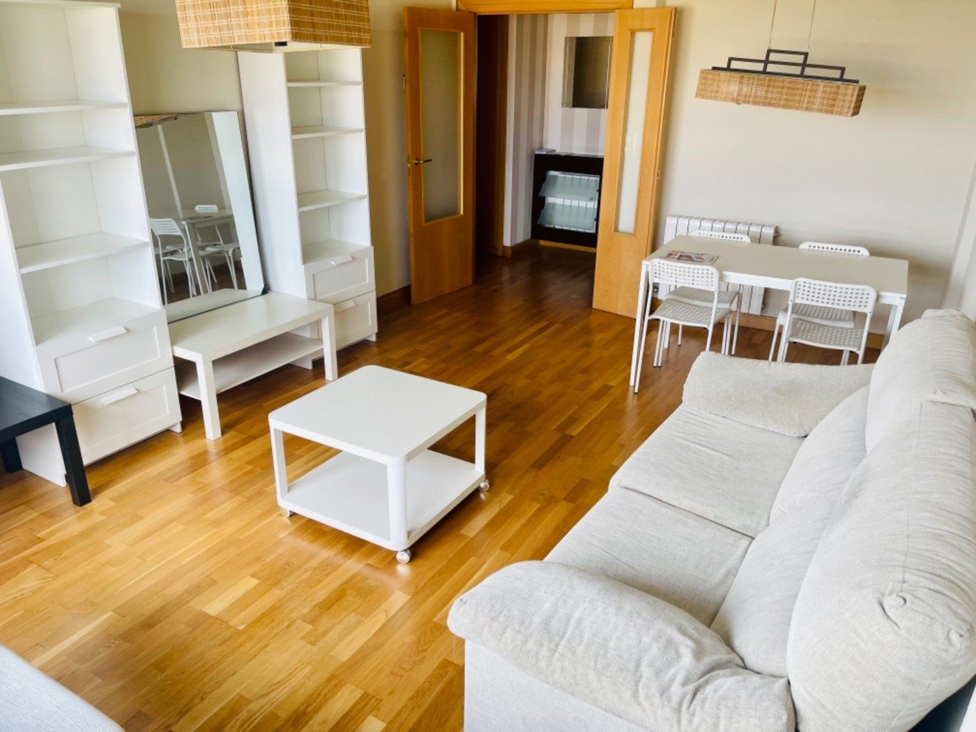 Sala de estar de Piso en venta en Valladolid Capital con Calefacción, Trastero y Piscina comunitaria