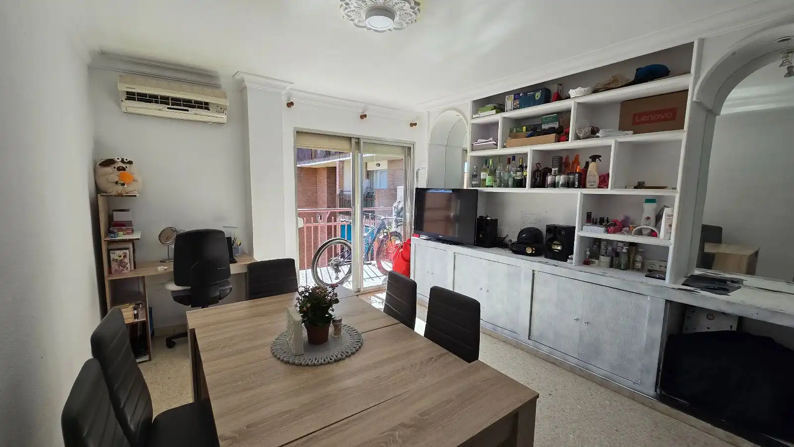 Sala de estar de Piso en venta en Benalmádena con Aire acondicionado, Terraza y Amueblado
