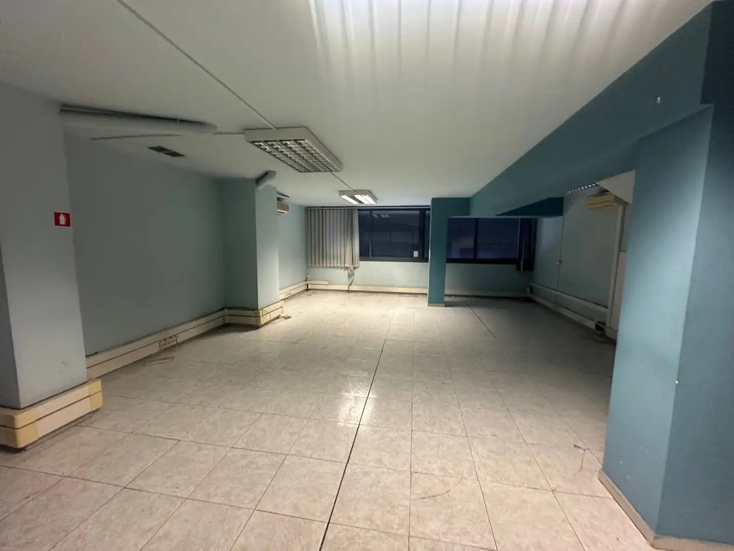 Local comercial en venta en Carrer de Violant d'Hongria Reina d'Aragó 89
