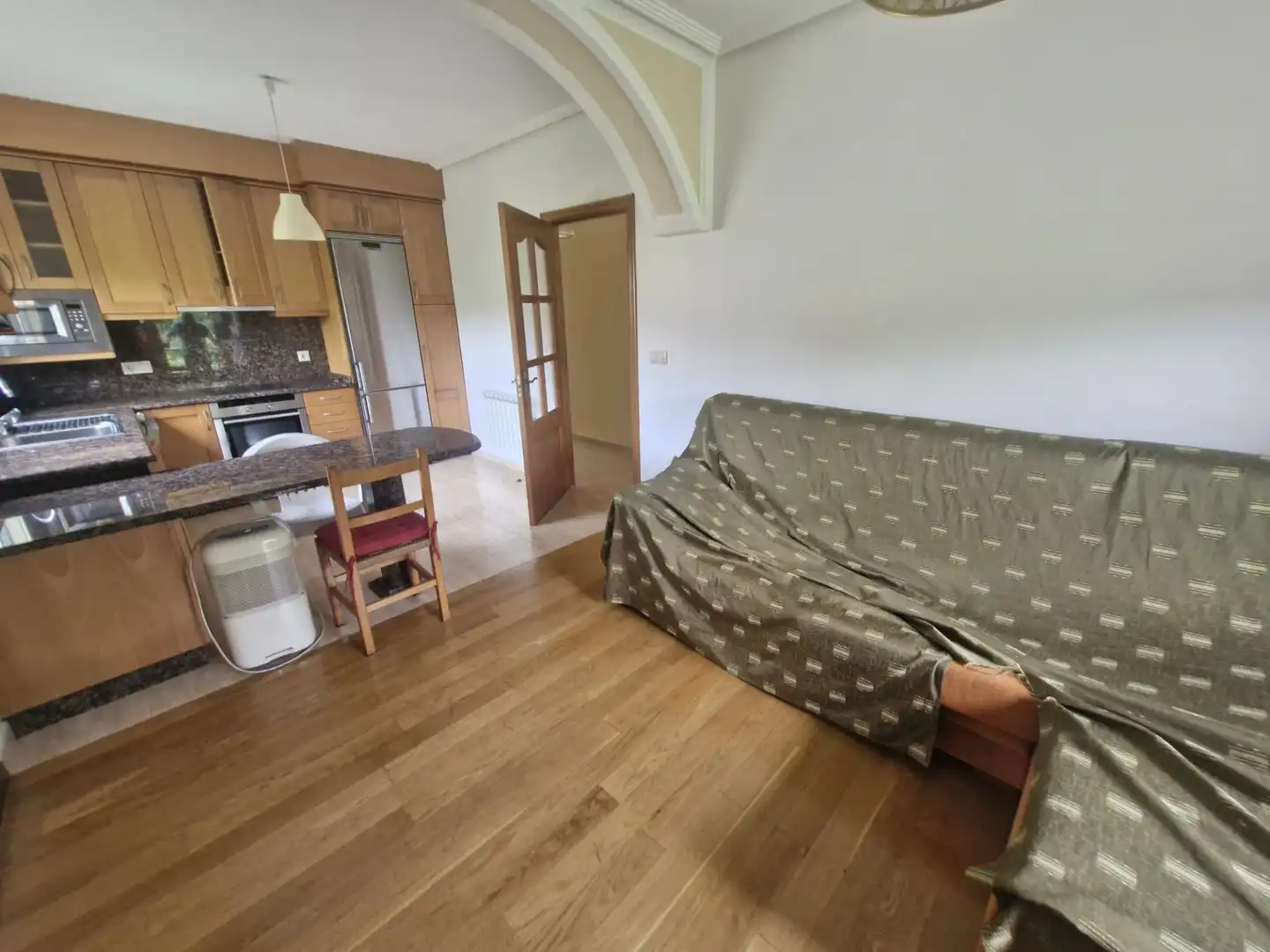 Living room of Study for rent in Ourense Capital   with Heating, Parquet flooring and Furnished