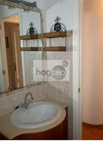 Baño de Piso de alquiler en Sevilla con Aire acondicionado y Amueblado