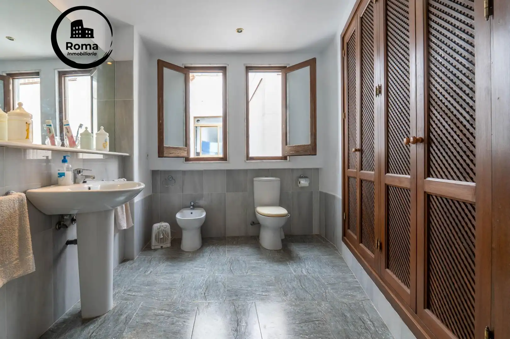 Bathroom of Houses for sale in Almuñécar