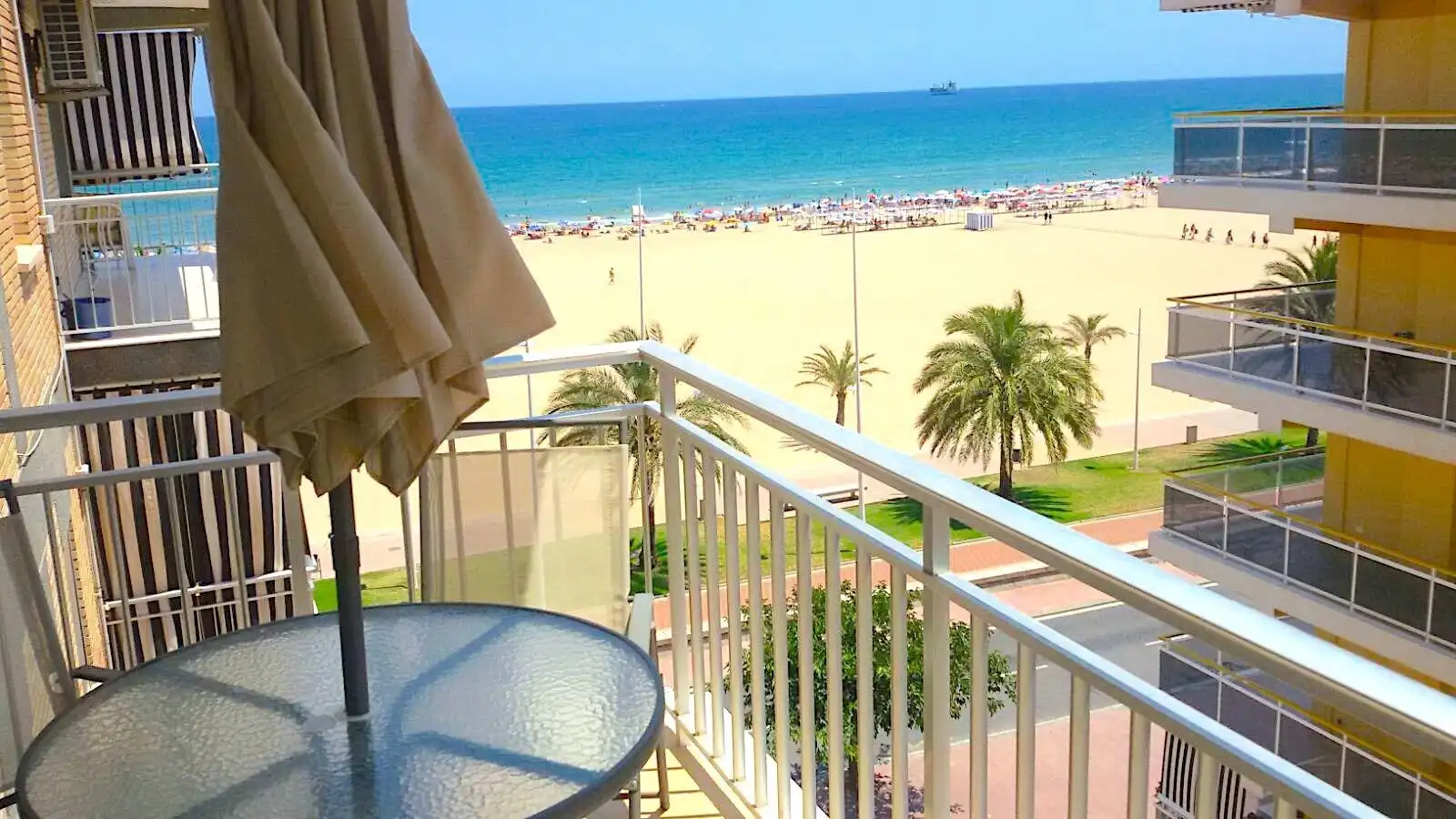 Habitación de Apartamento en venta en Gandia con Terraza y Balcón