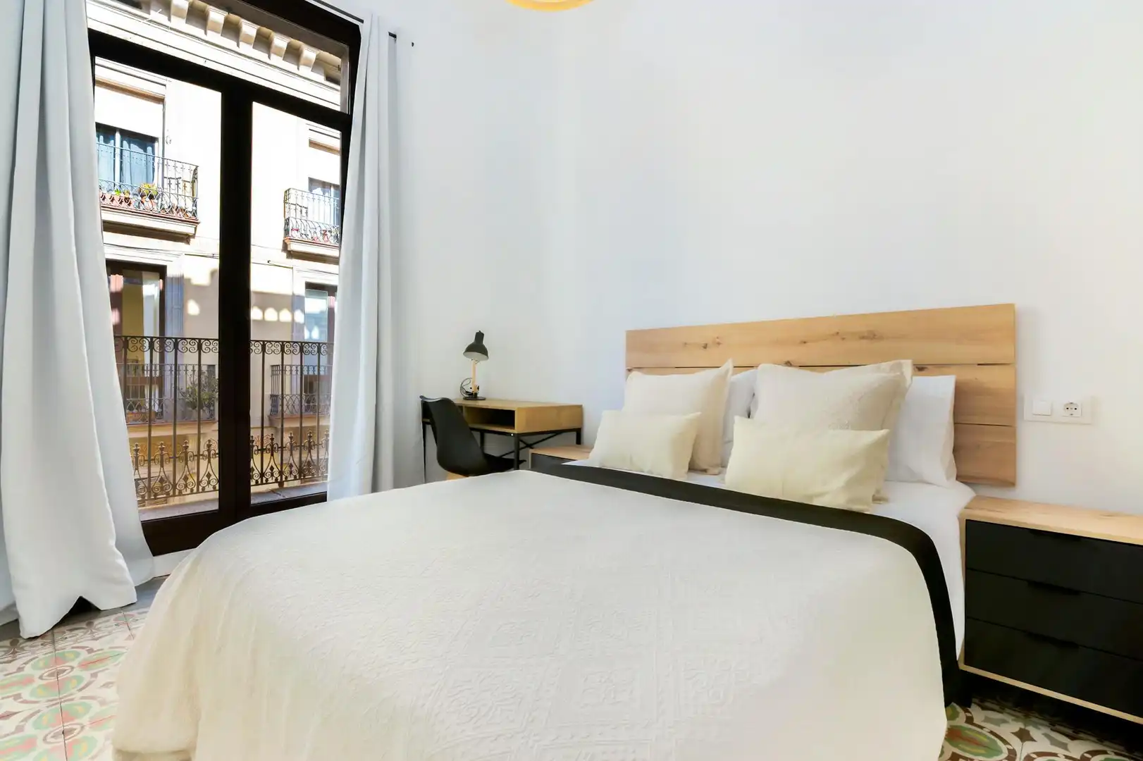 Bedroom of Flat for share in Barcelona  with Heating, Washing machine and TV