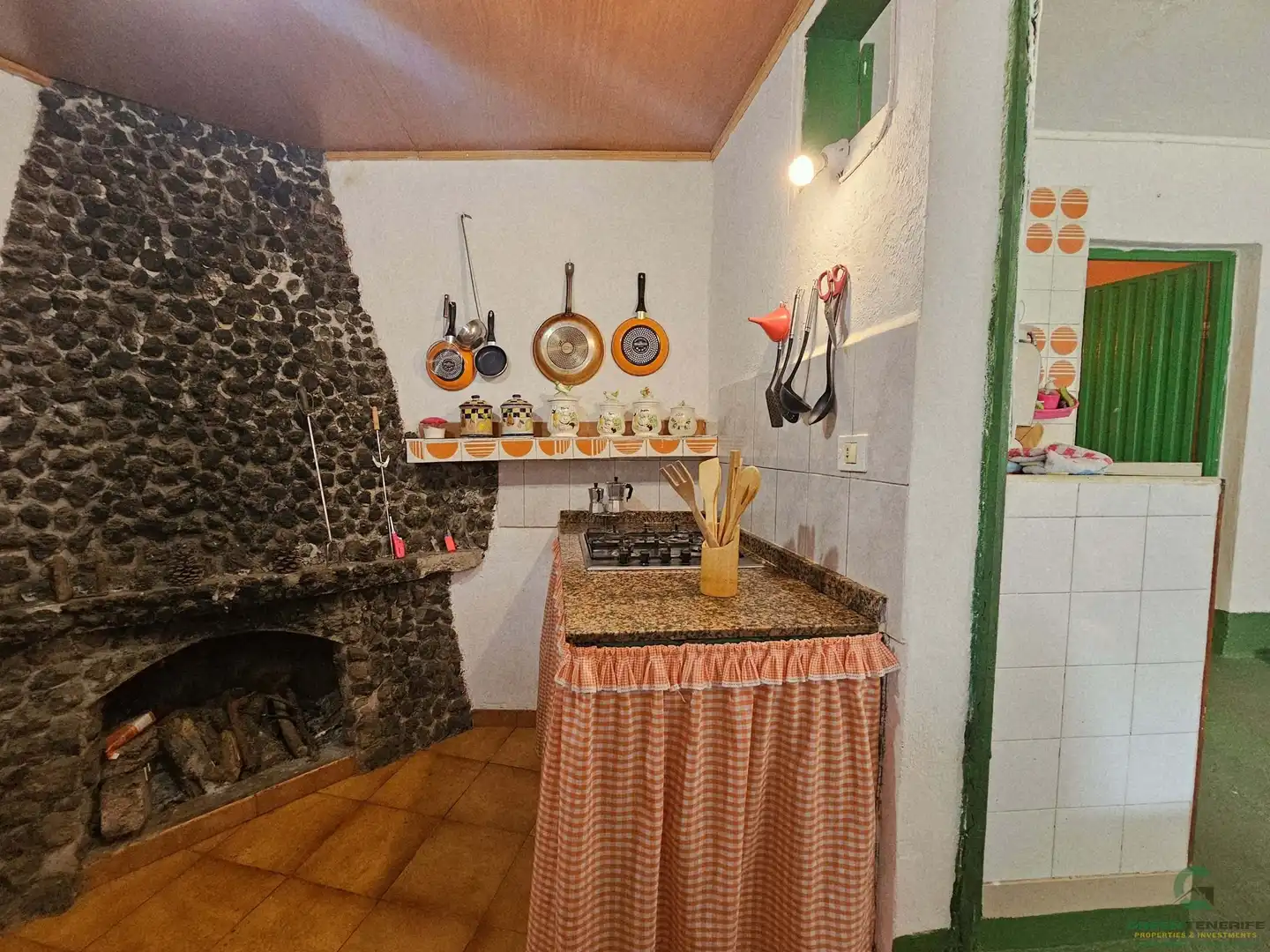 Küche von Einfamilien-Reihenhaus zum Verkauf in Garachico mit Terrasse und Abstellraum