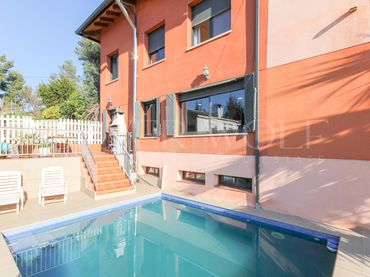 Casa con piscina en venta en Cervelló