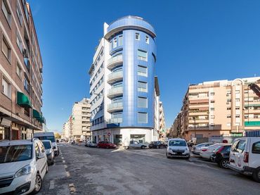 Individual amb ascensor en venda a Arabial 54