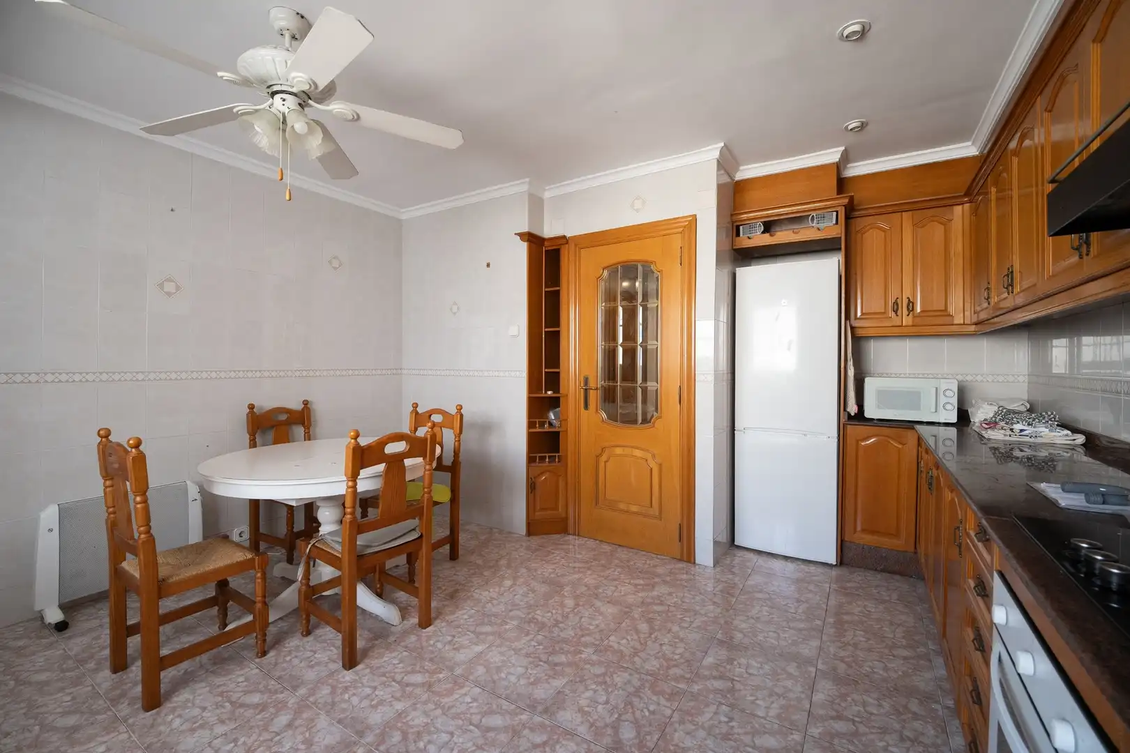 Küche von Wohnung zum Verkauf in Valencia mit Klimaanlage, Privatgarten und Abstellraum