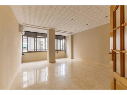 Flat for sale in  Valencia Capital  with Air Conditioner and Balcony