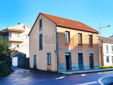 Casa con balcone in vendita a Zas